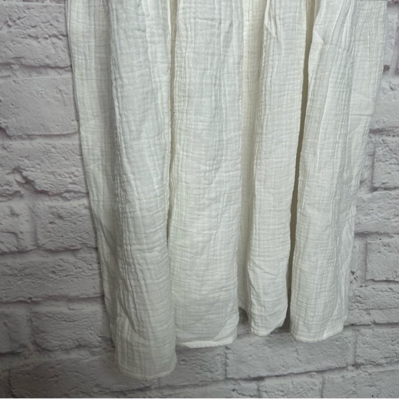 Frye & Co Gauze Textured White Tiered Sleeveless Dress. - Picture 6 of 11